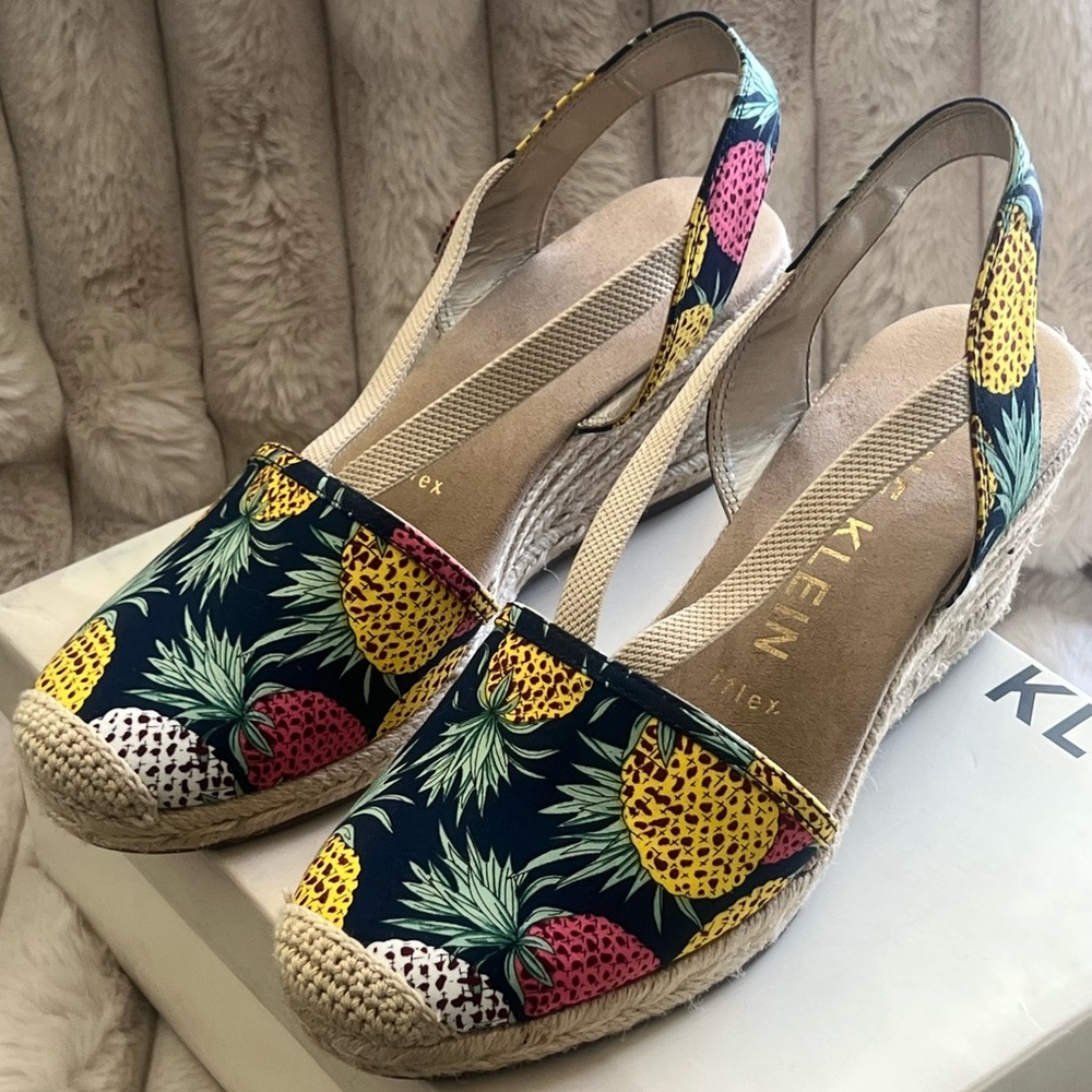 Brand New Anne Klein AKAbril Pineapple Tropical Espadrille Wedge Shoes Size 7.5